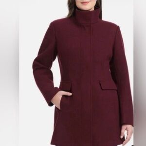 Women's  Burgundy Coat. Size Medium Brand: Vince Camuto. NWOT